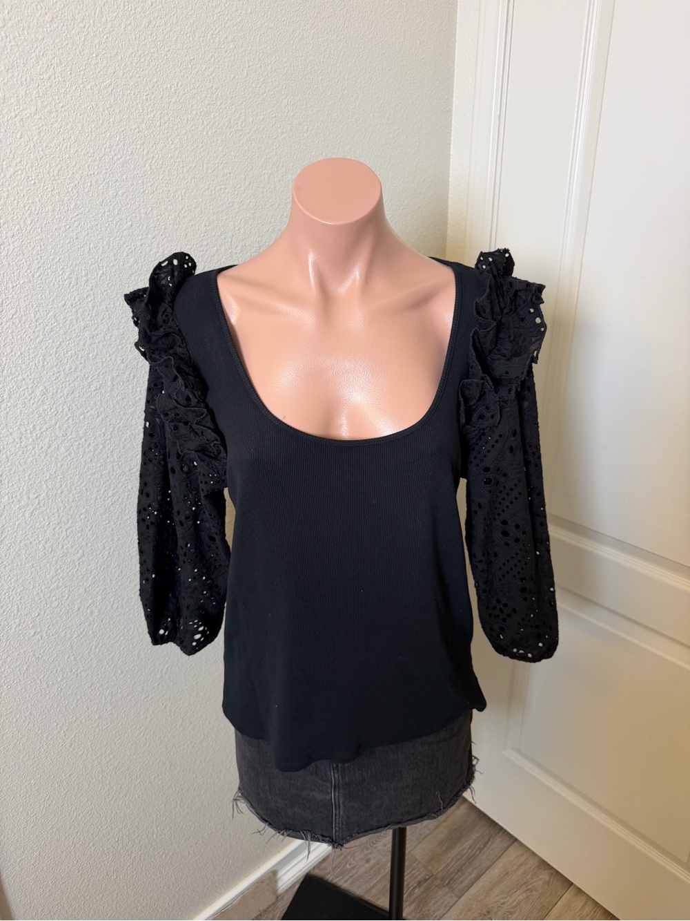 Boston Proper Black Scoop Neck Eyelet Ruffle Sleeve Top